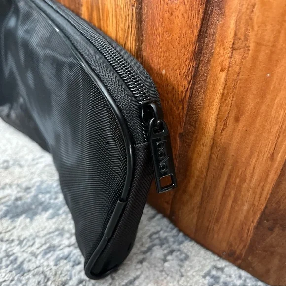 Bala Black Mesh cosmetic exercise toiletries bag - Picture 5 of 6